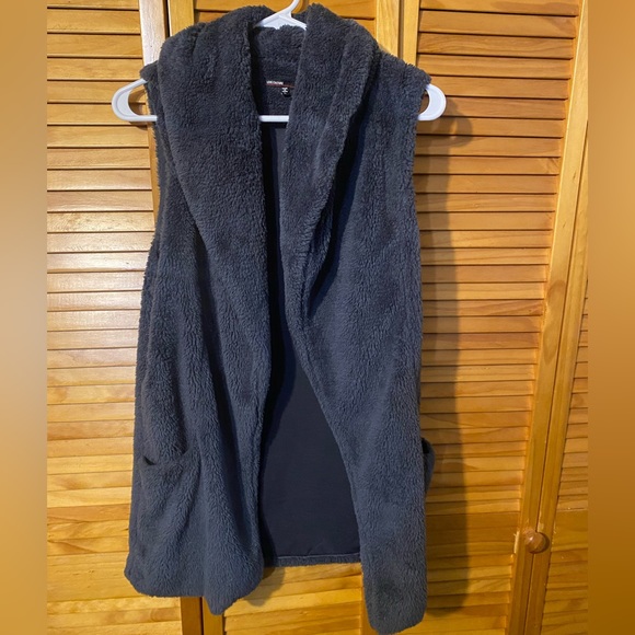 Women’s Soft Fleece Vest - Picture 1 of 3